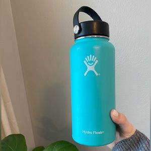 BLUE HYDROFLASK
